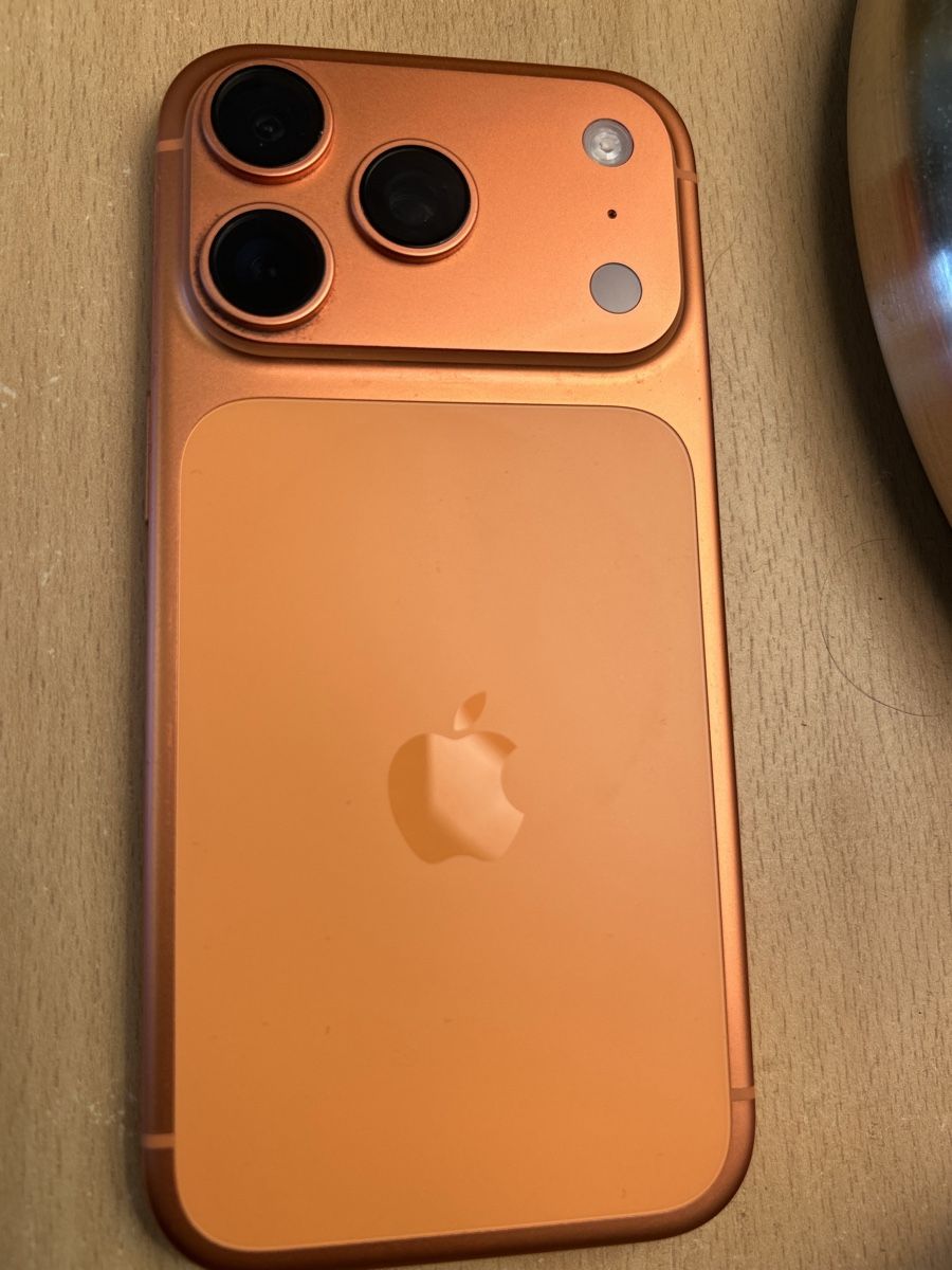Apple Portables: IPhone 17Pro  256 GB + Apple Watch Ultra 2 – D'occasion à Oberweningen par Atlasbern 7