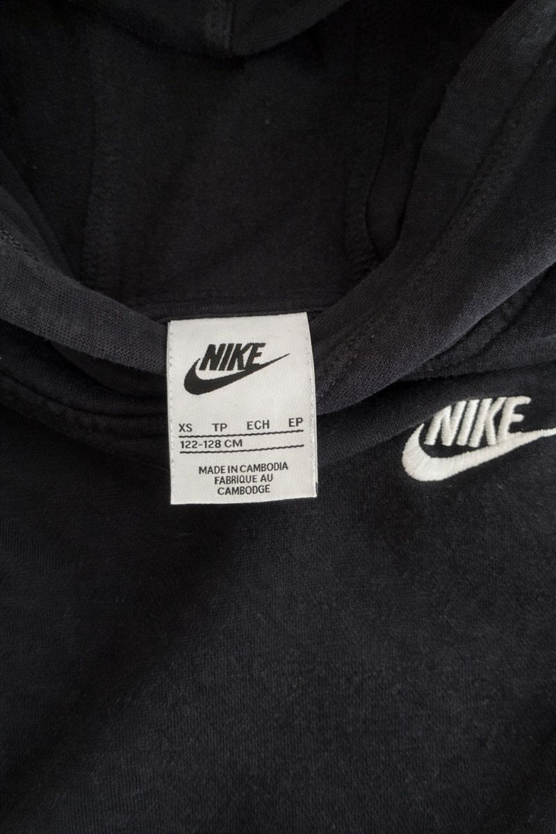 Nike Maglioni & Felpe: NIKE KIDS HOODIE BLACK – Nuovo (secondo la descrizione) da Lausanne venduto da mar_6snp 2