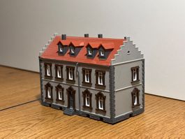 ZZ053: altes, renoviertes Wohnhaus (Spur N)