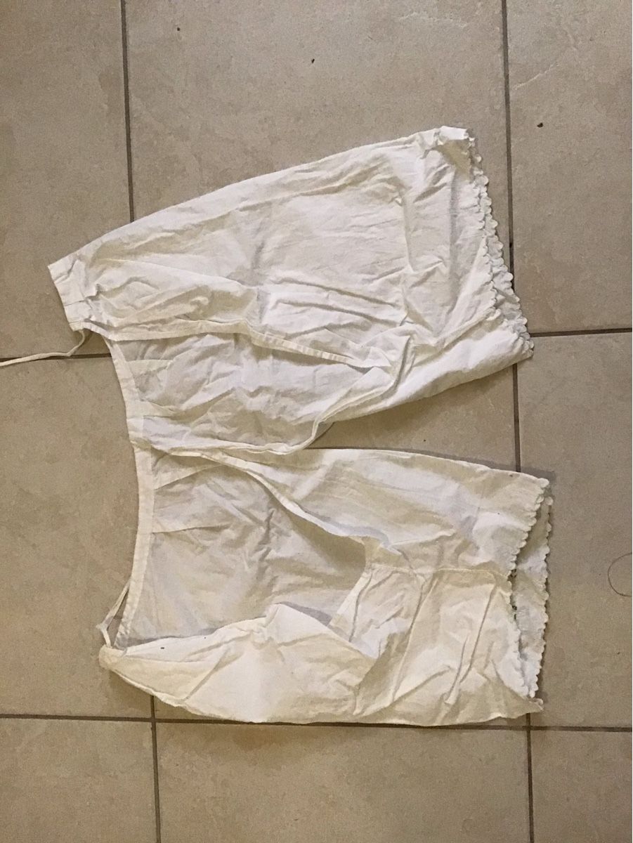 Altra biancheria intima: Grossmutters Unterhosen – Usato da Plan-les-Ouates venduto da Cassero 1