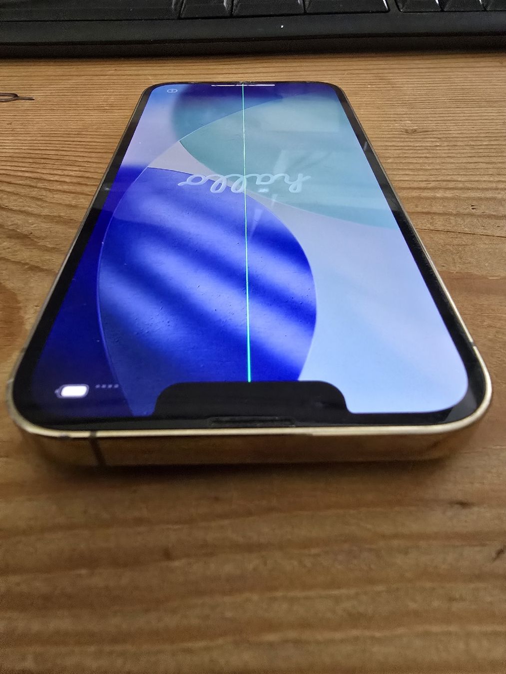 Apple Portables: iPhone 13 Pro Gold. Strich im Display – D'occasion à Uetikon am See par Skyrider1 3