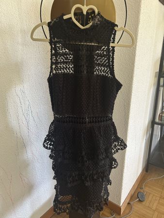 Elegantes schwarzes Spitzenkleid Gr. S - Marke LUXXEL