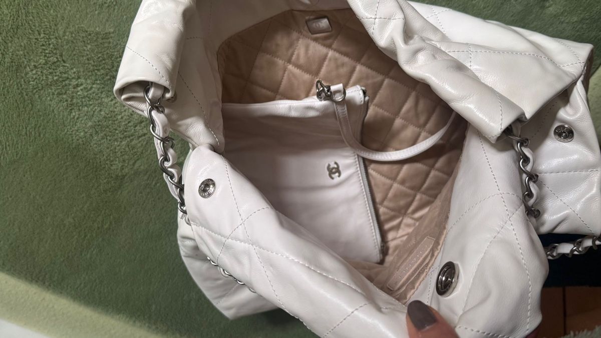 Chanel Borse da donna: Chanel 22 white medium bag – Usato da Genève venduto da val_5jbf 4