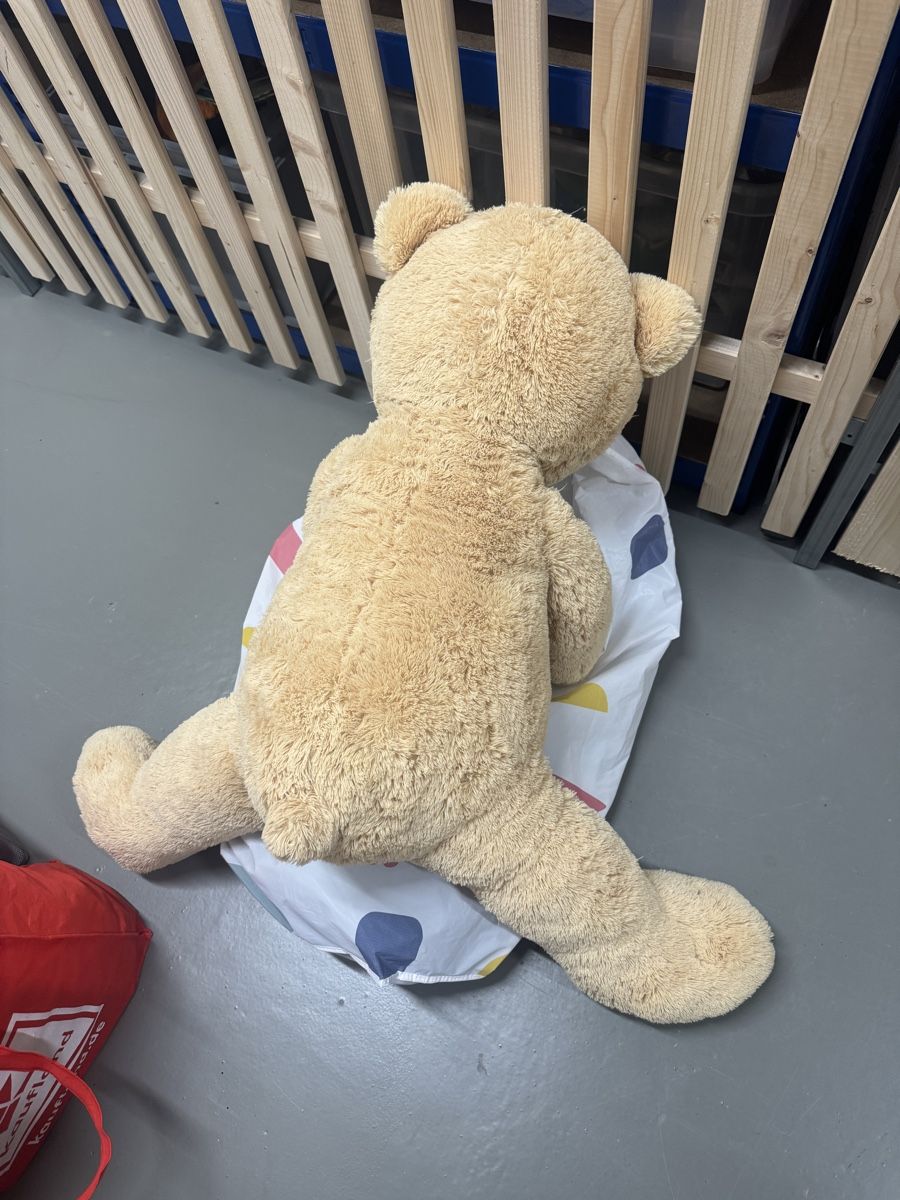 Poupées: Grosser Teddybear Sauber – D'occasion à Zürich par geu_cs7d 2