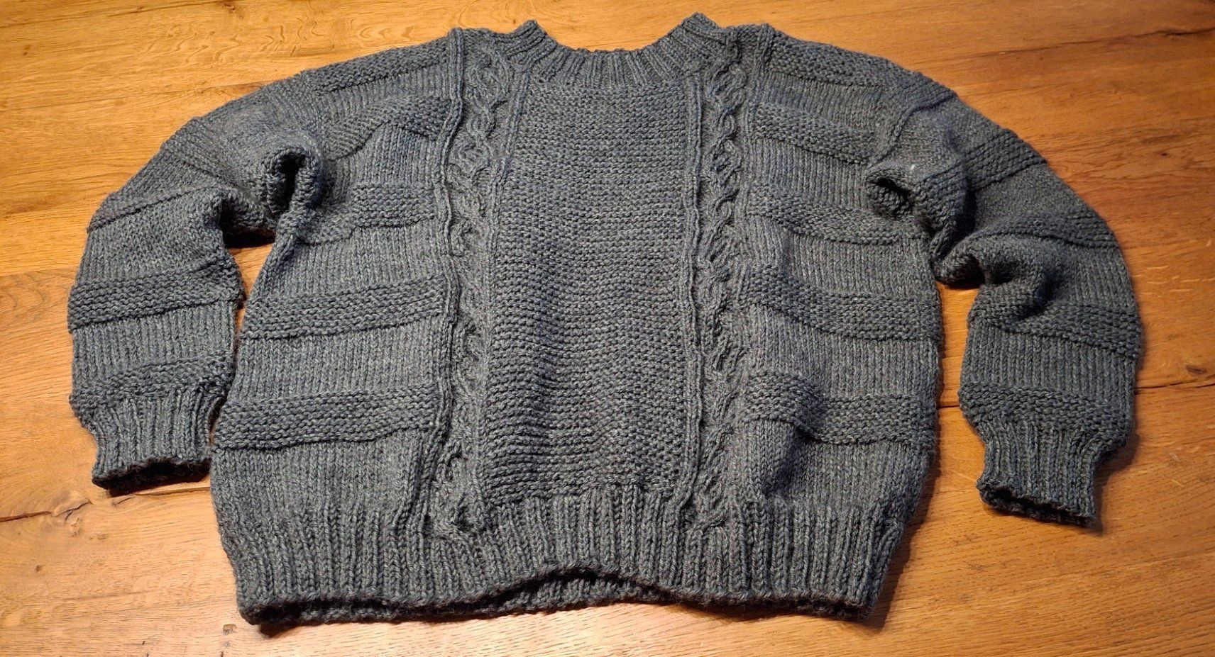 Maglioni & Felpe: Pulli "Carbon" warm und rustikal, handgestrickt    NEU – Nuovo (secondo la descrizione) da Langenthal venduto da Handstrick 1