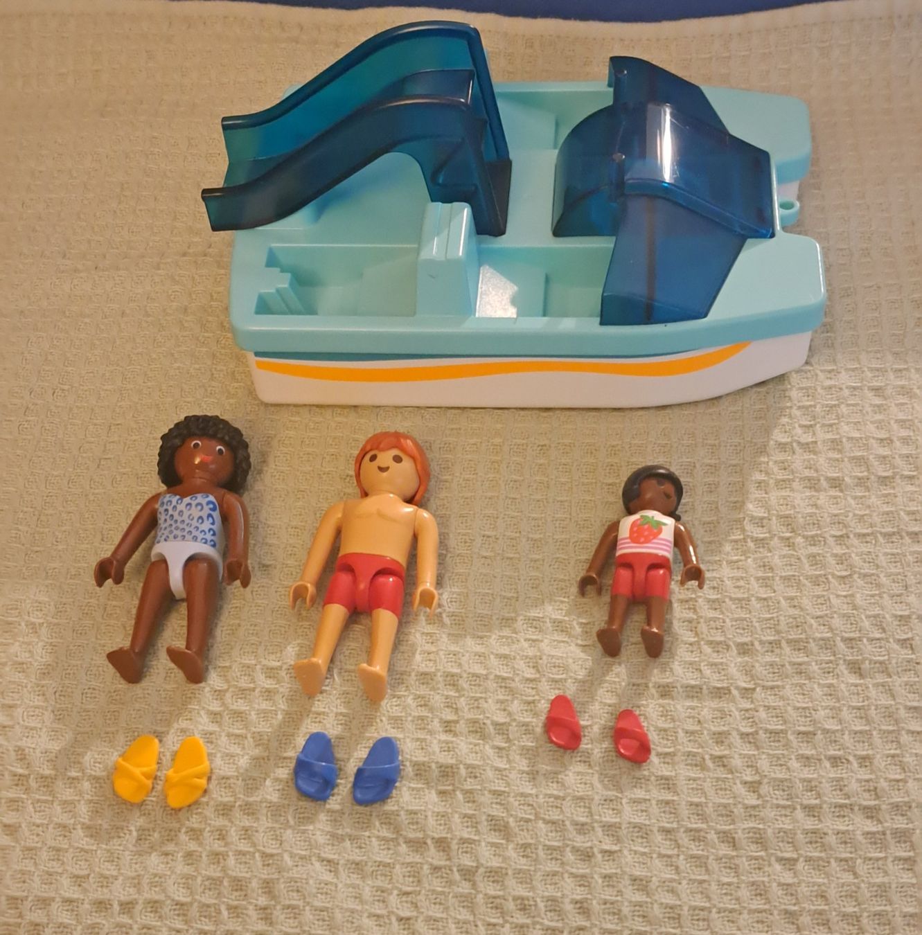 Figuren: PLAYMOBIL Bade Fun Tretboot mit Wasserrutsche – Neu und originalverpackt aus Breitenbach von Lucky0518 1
