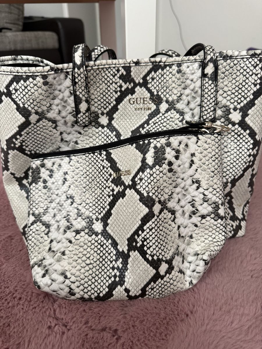 Guess Borse da donna: Guess Handtasche – Nuovo (secondo la descrizione) da Studen BE venduto da zog_r8h5