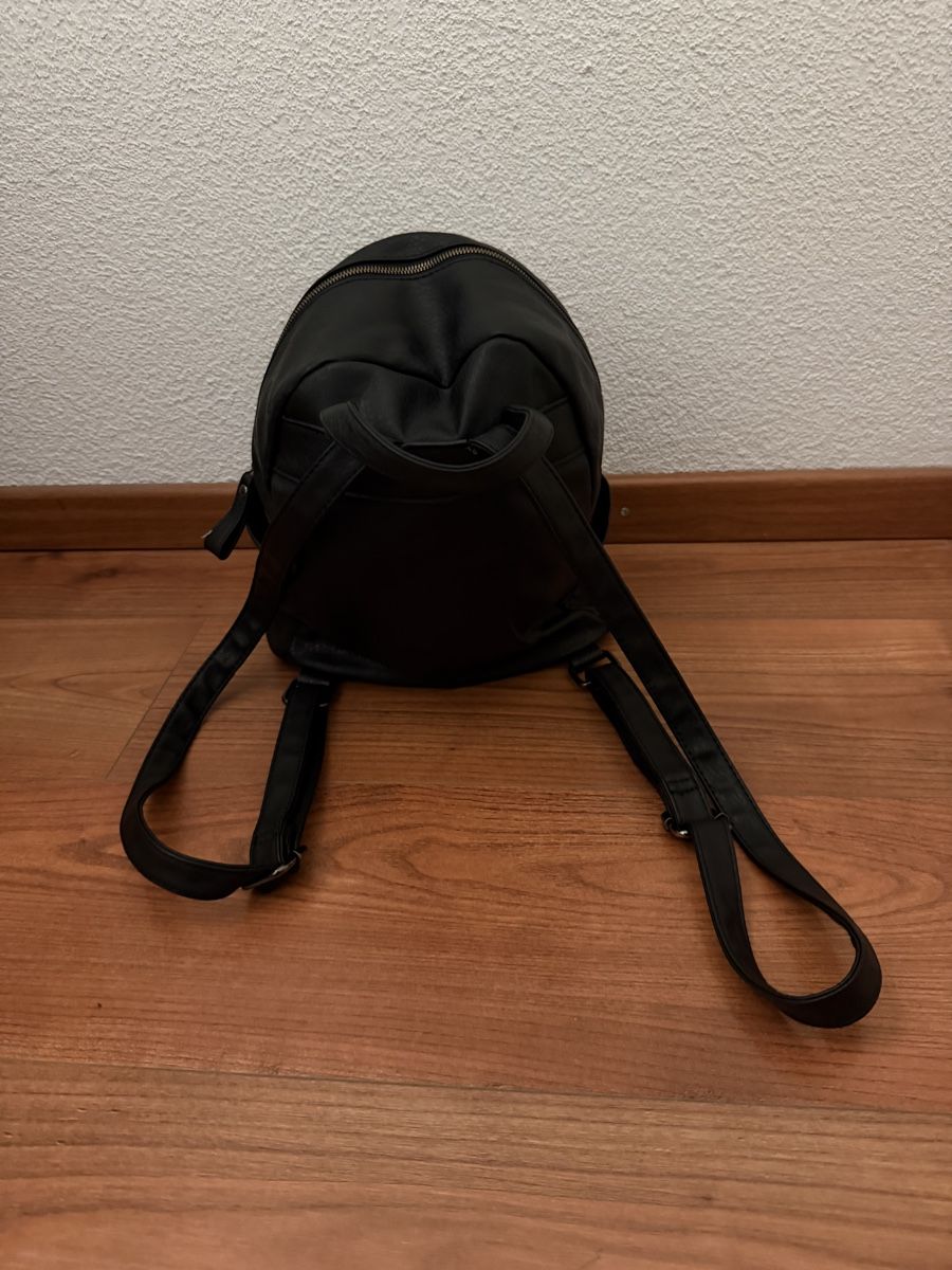 Rucksäcke: Black Studded Faux Leather Backpack – Gebraucht aus Dänikon ZH von RAFIMIKI 1