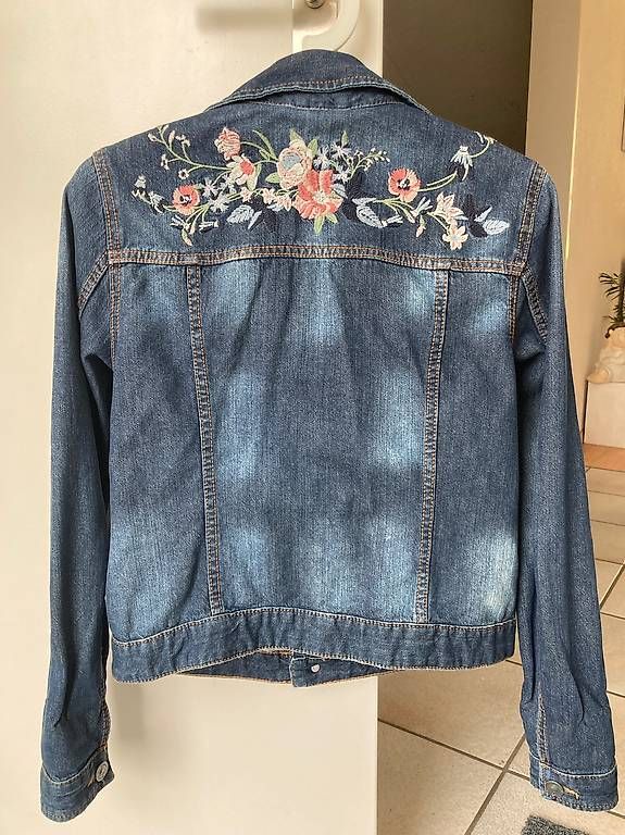 Giacche: Jeansjacke – Usato da Münsingen venduto da mus_7tm9 1