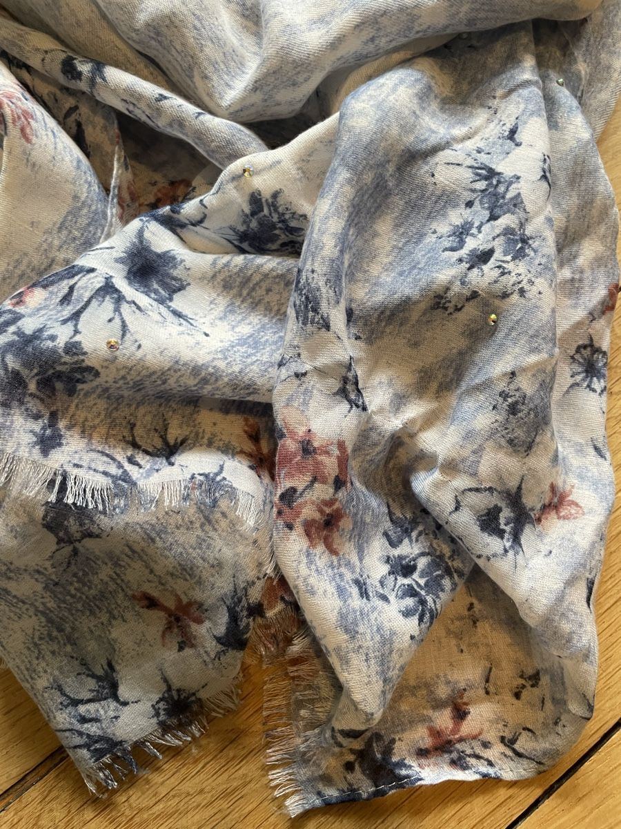Foulard & Sciarpe: Leichter Schal – Usato da Bern venduto da Triici 1