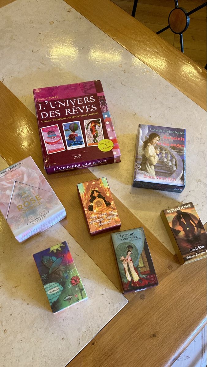 Giochi: Tarots oracles cartes – Usato da Bursinel venduto da SeveralLives