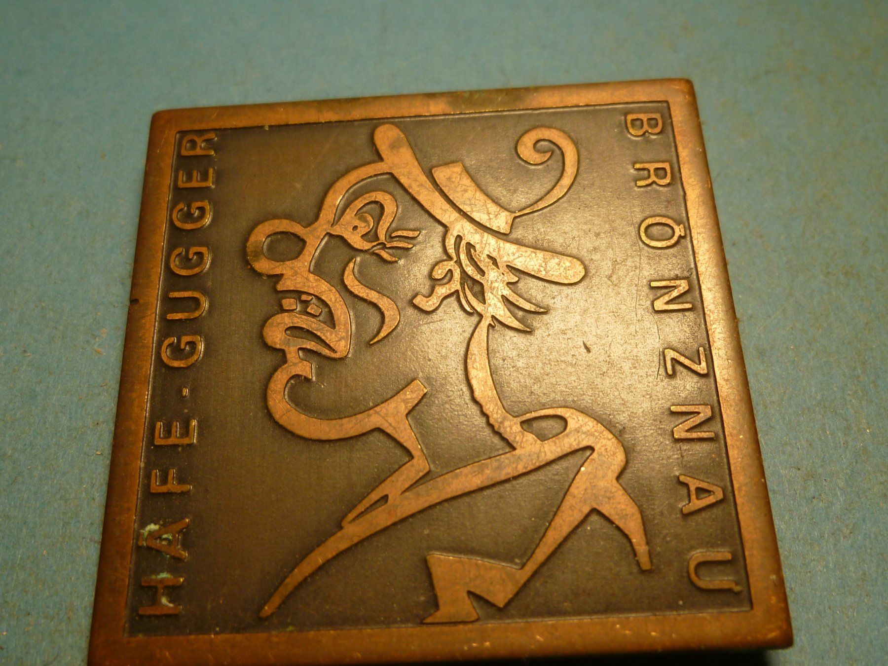 Placchette & Badge: BRÖNZNAU  HAFE GUGGER BRONZE – Usato da Ried (Muotathal) venduto da Mandarin02