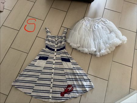 Rockabilly Kleid mit passendem Unterrock