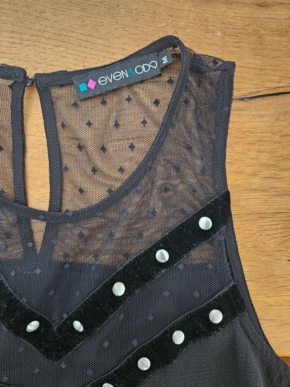Tops: Schwarzes Tanktop mit süssen Details, Gr. M – D'occasion à Liestal par corneb 1