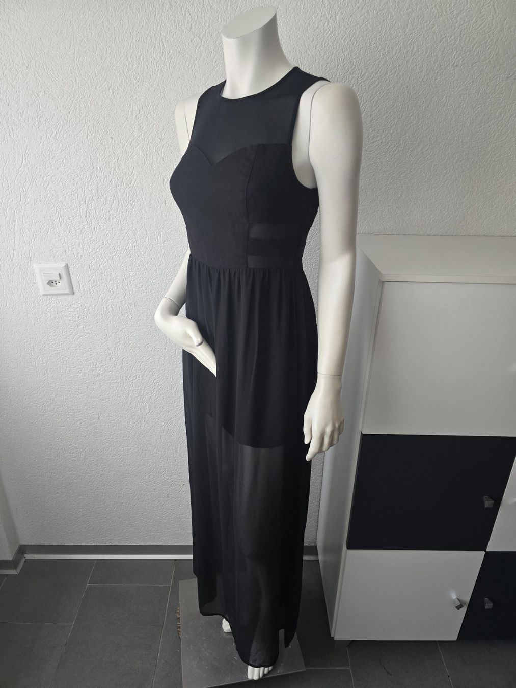 Robes: Robe longue noir T-S – D'occasion à Les Verrières par kitel79 2