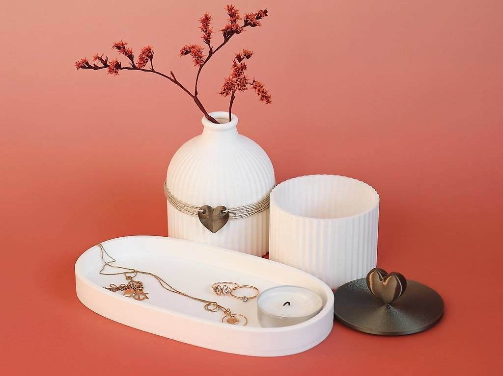 Vasen & Gefässe: Ensemble Rangement Élégant  Vase Blanc & Plateau Bijoux – Gebraucht aus Le Landeron von Alpira3D 3