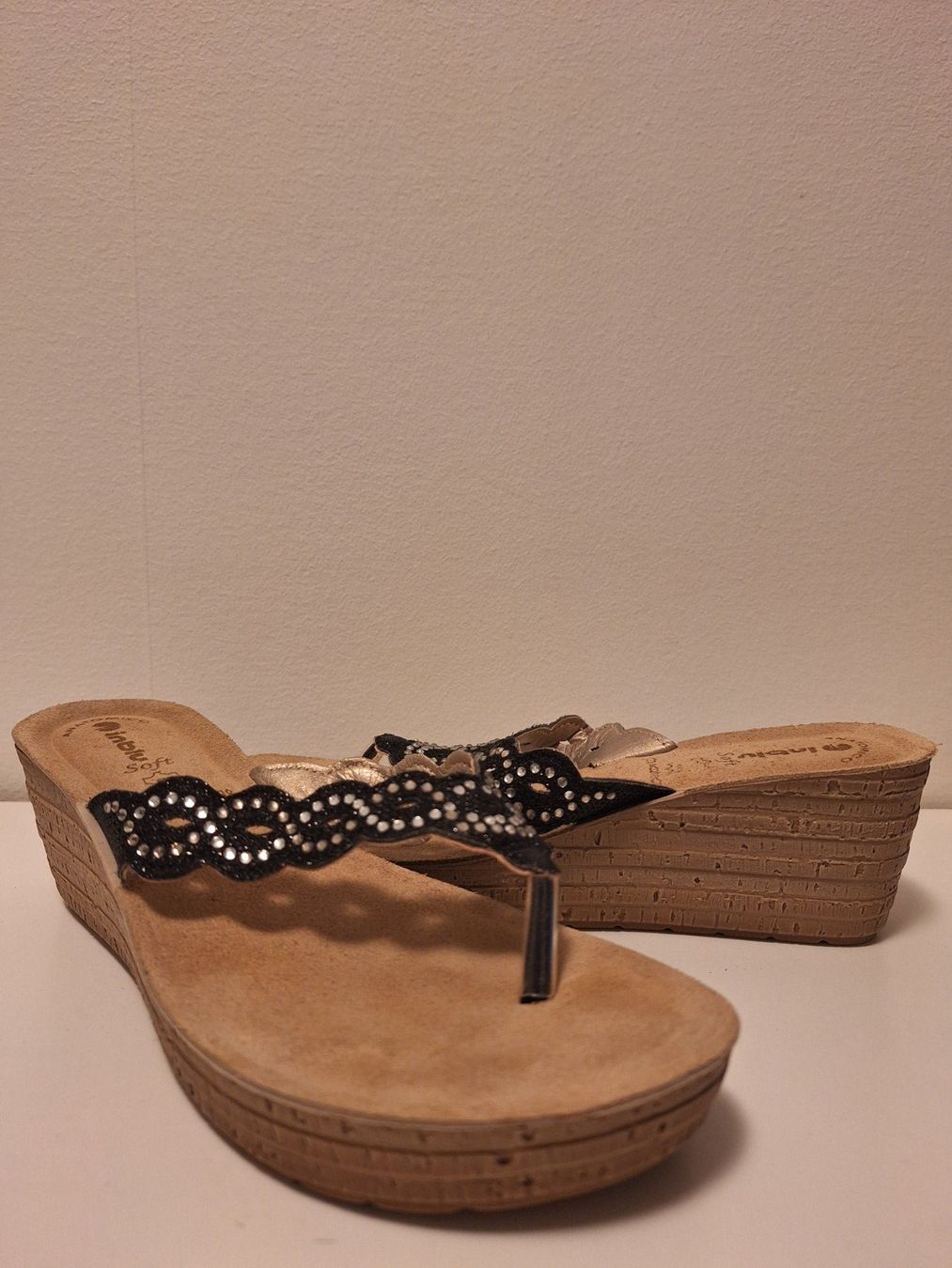 Damenschuhe: Keilabsatz Sandalen schwarz mit Glitzer. – Neu (gemäss Beschreibung) aus Dielsdorf von annaroma71