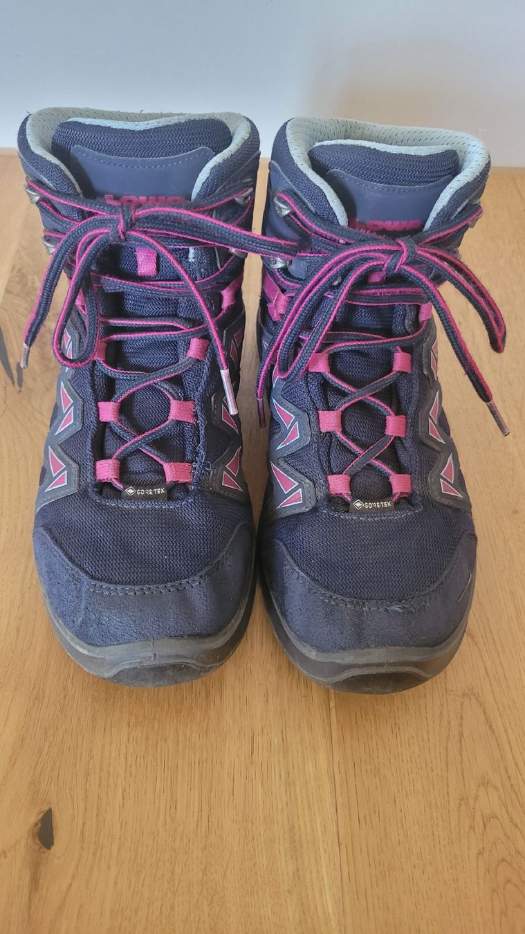 Lowa Chaussures filles: LOWA Wanderschuhe Gore-tex, Gr. 38  – D'occasion à Worb par Sibille20 1