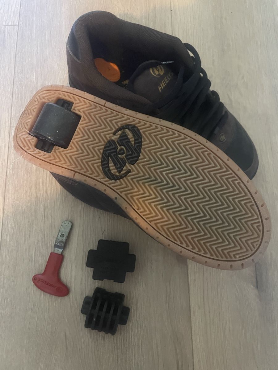 Inline-Skating & Rollschuhe: Original "Heelys" Grösse 42 (1x gefahren) – Gebraucht aus Günsberg von MorningEgg22 1