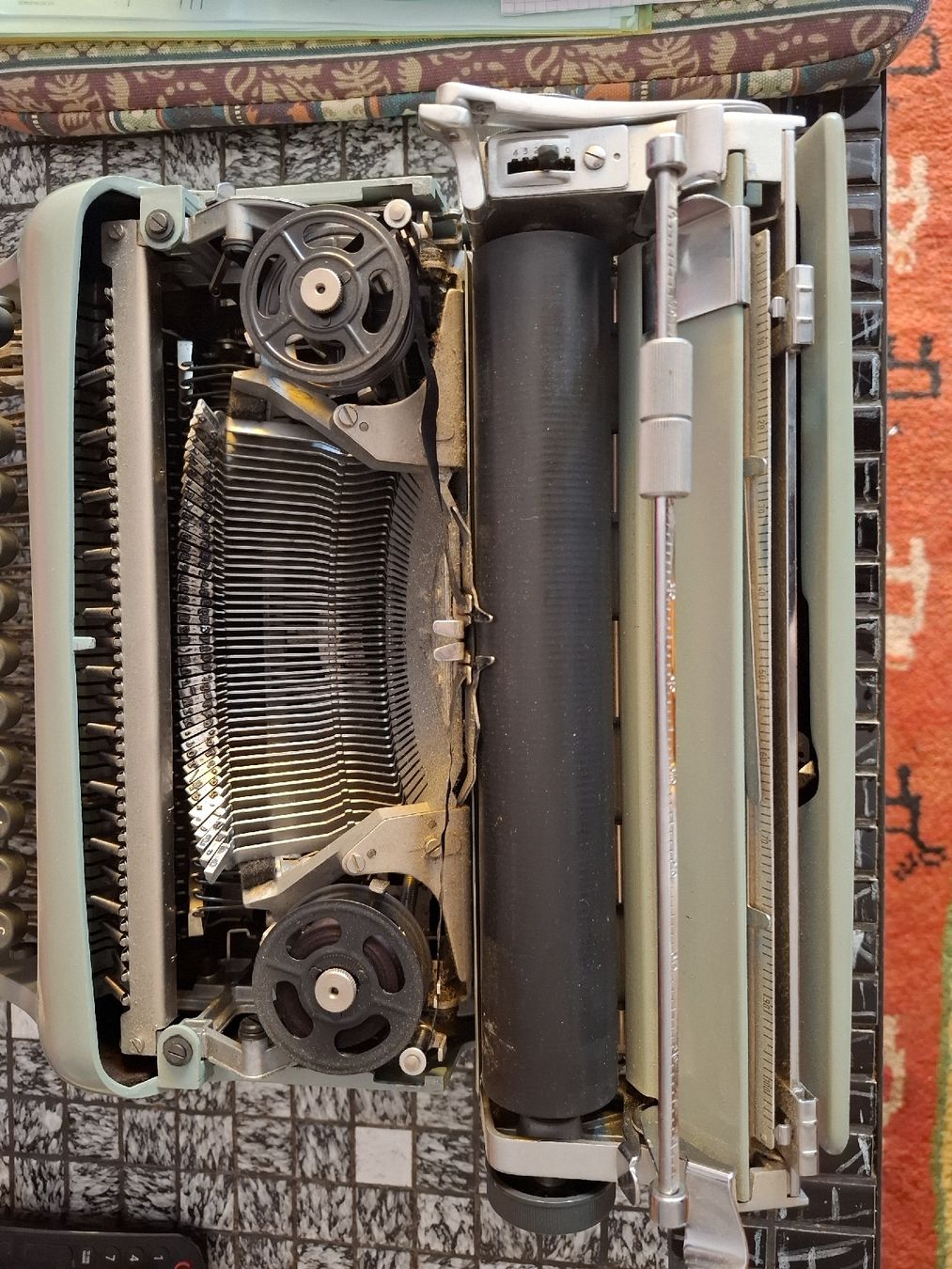Olivetti Macchine da scrivere: Olivetti Studio 44  – Usato da Crémines venduto da Carambaaa 9