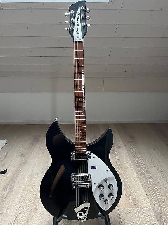 Rickenbacker Strumenti musicali: Rickenbacker 330 JetGlow inkl. Koffer – Usato da Eglisau venduto da Peavey80