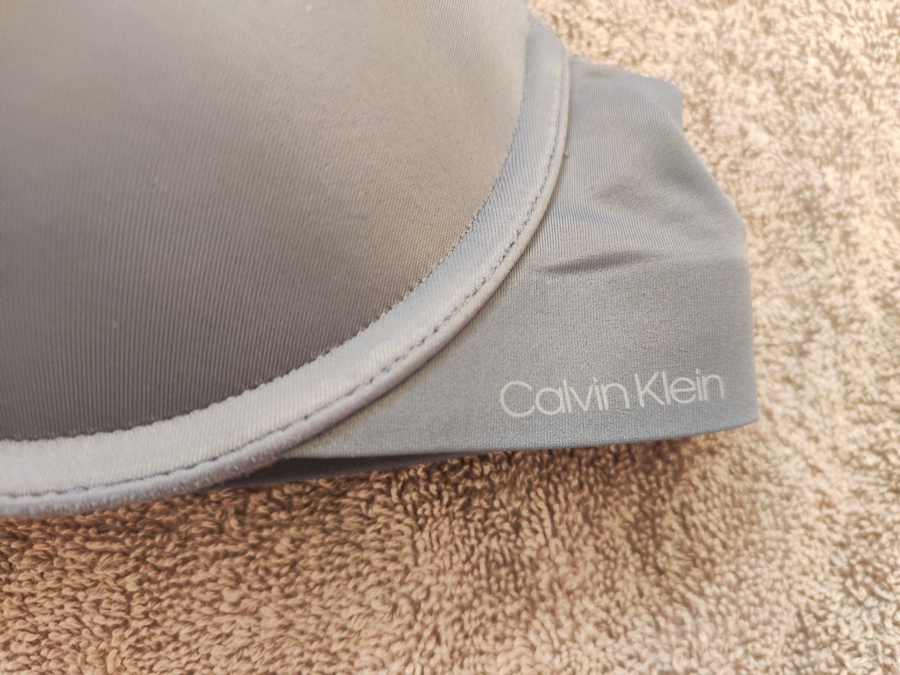 Altra biancheria intima: Calvin Klein bra 75B – Usato da Sursee venduto da Re.joy 2