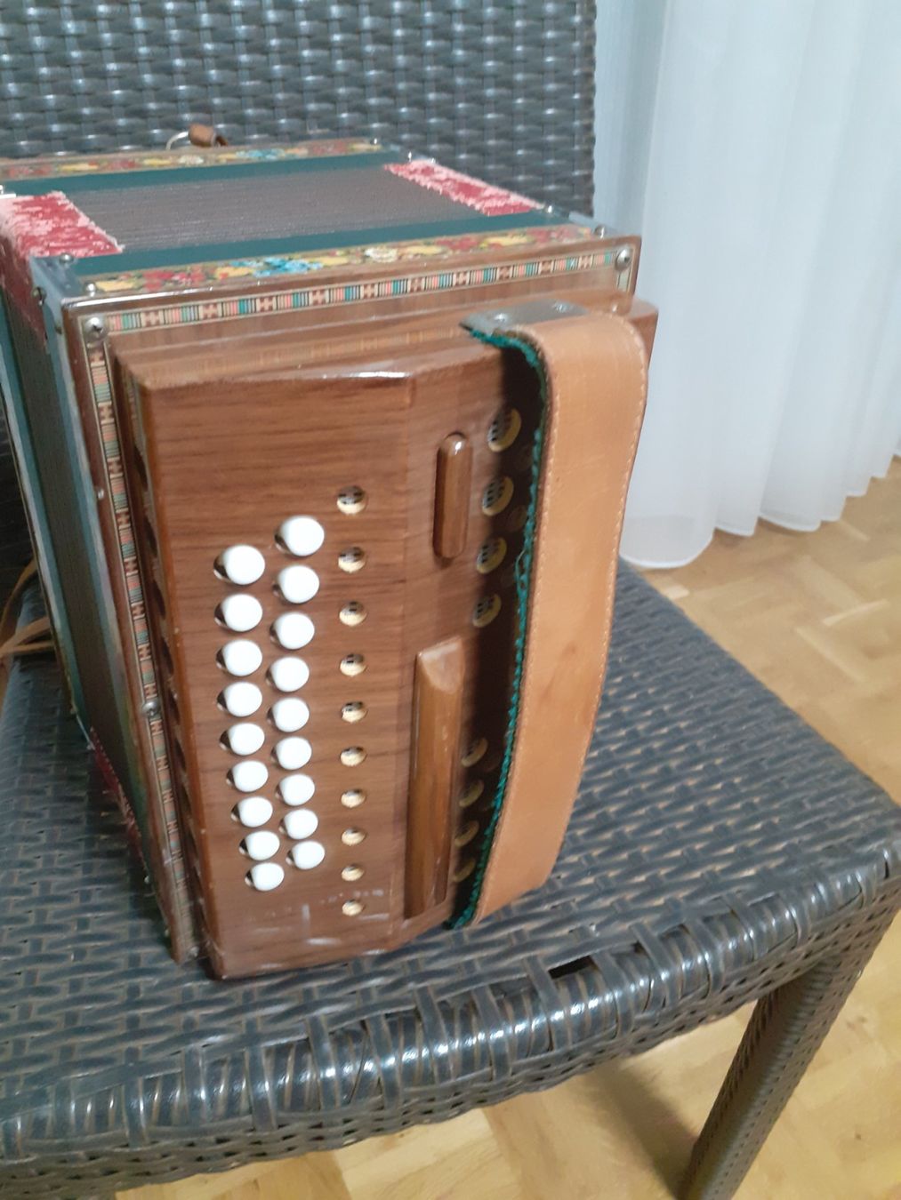 Musikinstrumente: Schwyzerörgeli – Gebraucht aus Gersau von Ur-Schwyzer 1
