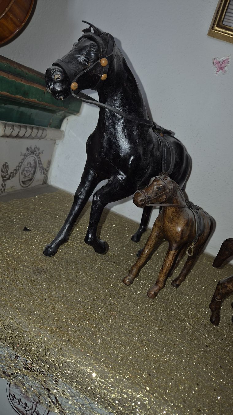 Figuren: Pferdefiguren  3er Set Antik – Gebraucht aus Kölliken von Upcycling-by-Mc-TAM 2