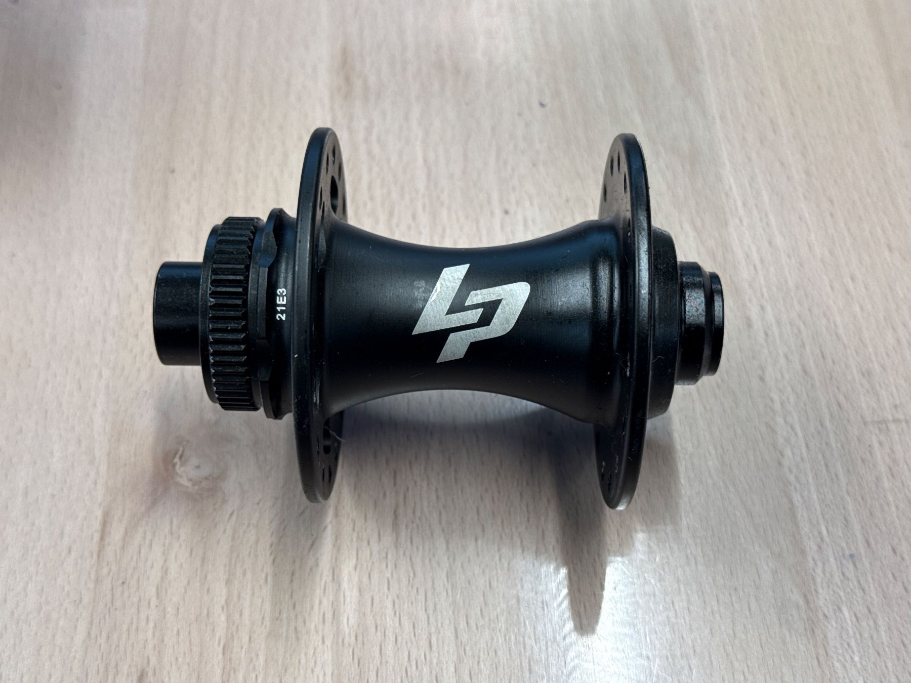 Pezzi di ricambio: Vorderrad Nabe mit Centerlock – Usato da Basel venduto da BICICLETTISTA