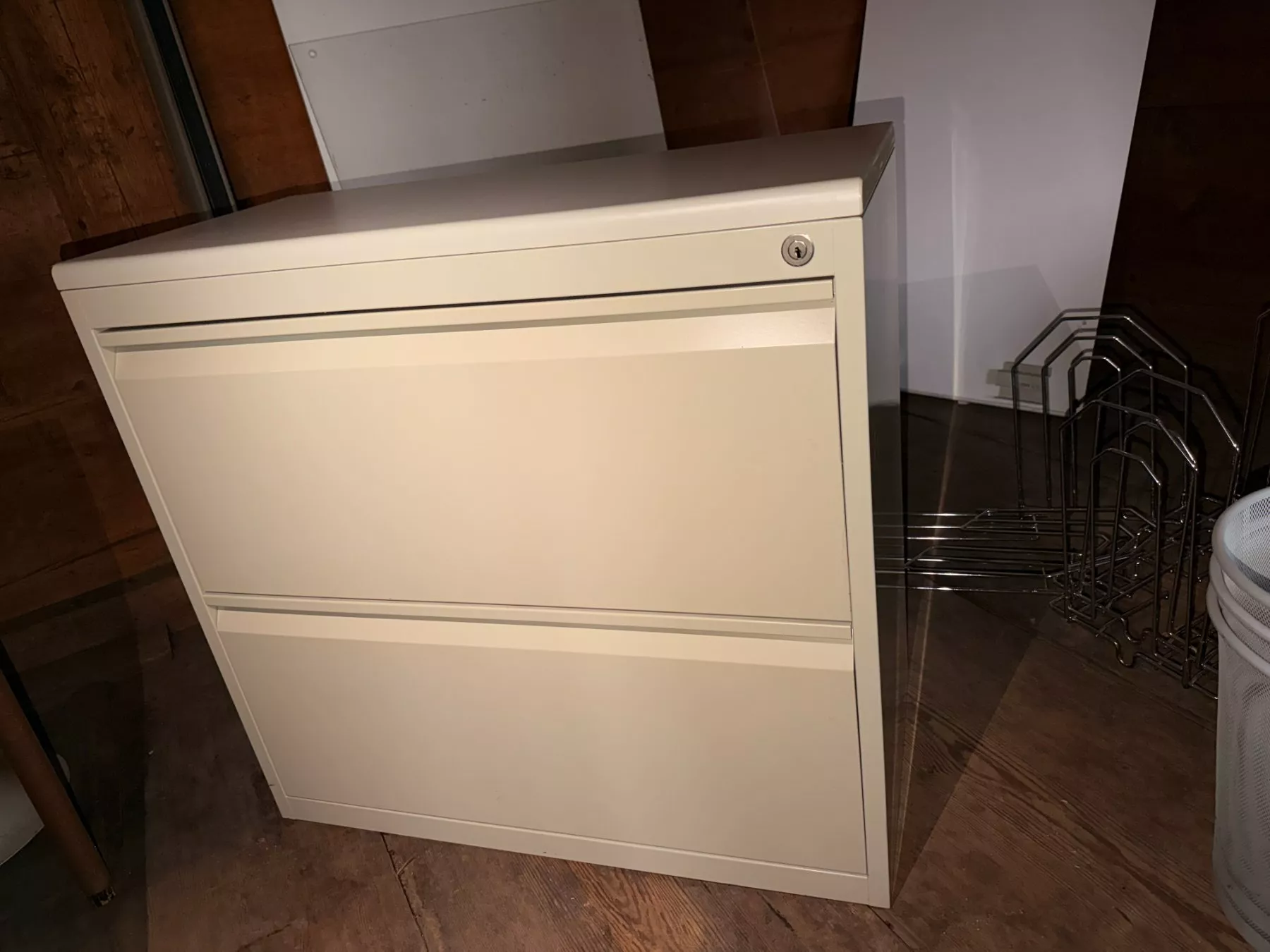 Armadi: Aktenschrank – Usato da Burgdorf venduto da Heks.Kick.Burgdorf 1