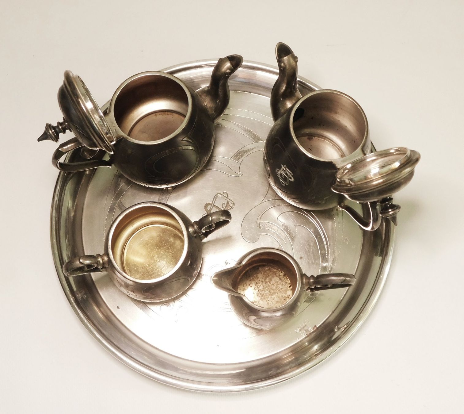 WMF Set di piatti: Original WMF Antikes Kaffee- & Teeservice 5tlg mit Tablett – Usato da Emmenbrücke venduto da Ulisse-22 3