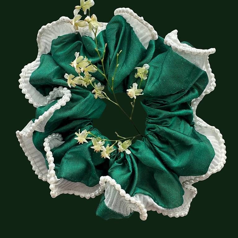 Accessori per capelli: Scrunchie / Haargummi  100% Seide  Handmade – Nuovo (secondo la descrizione) da Zürich venduto da abiiStore