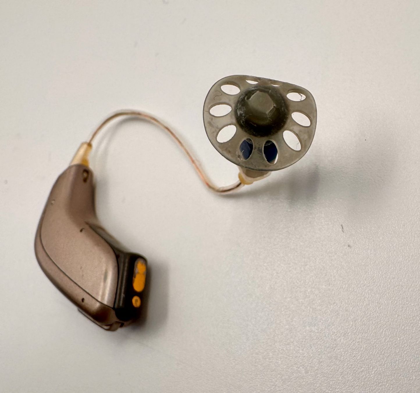 Oticon Attrezzature mediche: Oticon OPN3 RC Hörgerät Links – Usato da Hermetschwil-Staffeln venduto da Sigmund57 3