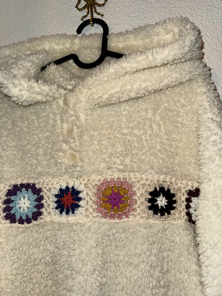 Pullover & Sweatshirts: Kapuzenpullover – Neu (gemäss Beschreibung) aus Effretikon von ajl_rwt5 2