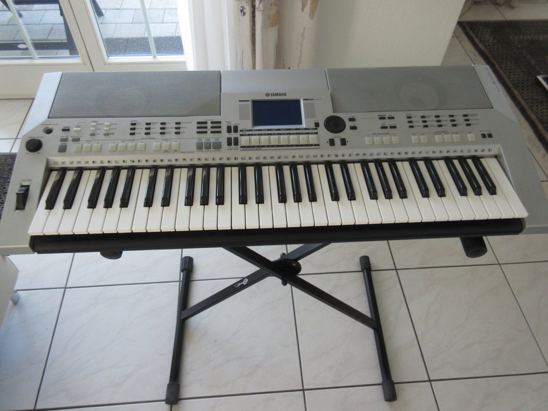 Yamaha Strumenti musicali: Keyboard YAMAHA PSR-S550 – Nuovo (secondo la descrizione) da Weinfelden venduto da Kunst2010 1