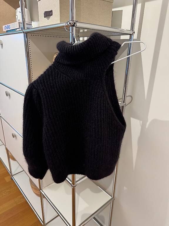 Celine Top: CELINE TOP – Nuovo (secondo la descrizione) da Schwyz venduto da bofb 4