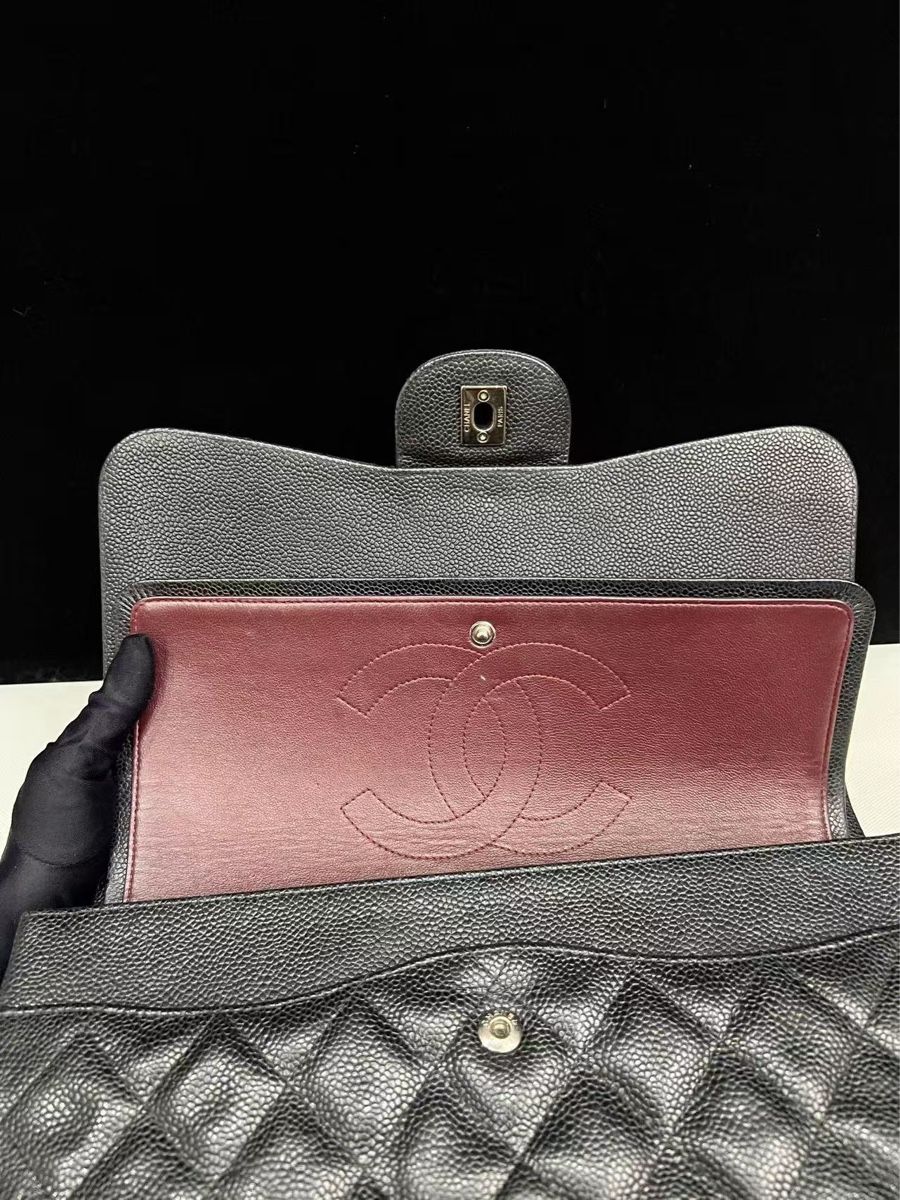 Chanel Taschen: Chanel Classic Flap Jumbo Black Caviar Leather – Neu (gemäss Beschreibung) aus Neuchatel von ros_kkw2 2