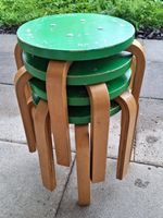12 Holz-Hocker für 3- bis 5-jährige
