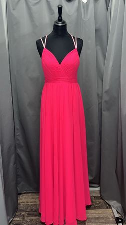 Heißrosa Kleid - Perfekt für Sommerveranstaltungen!
