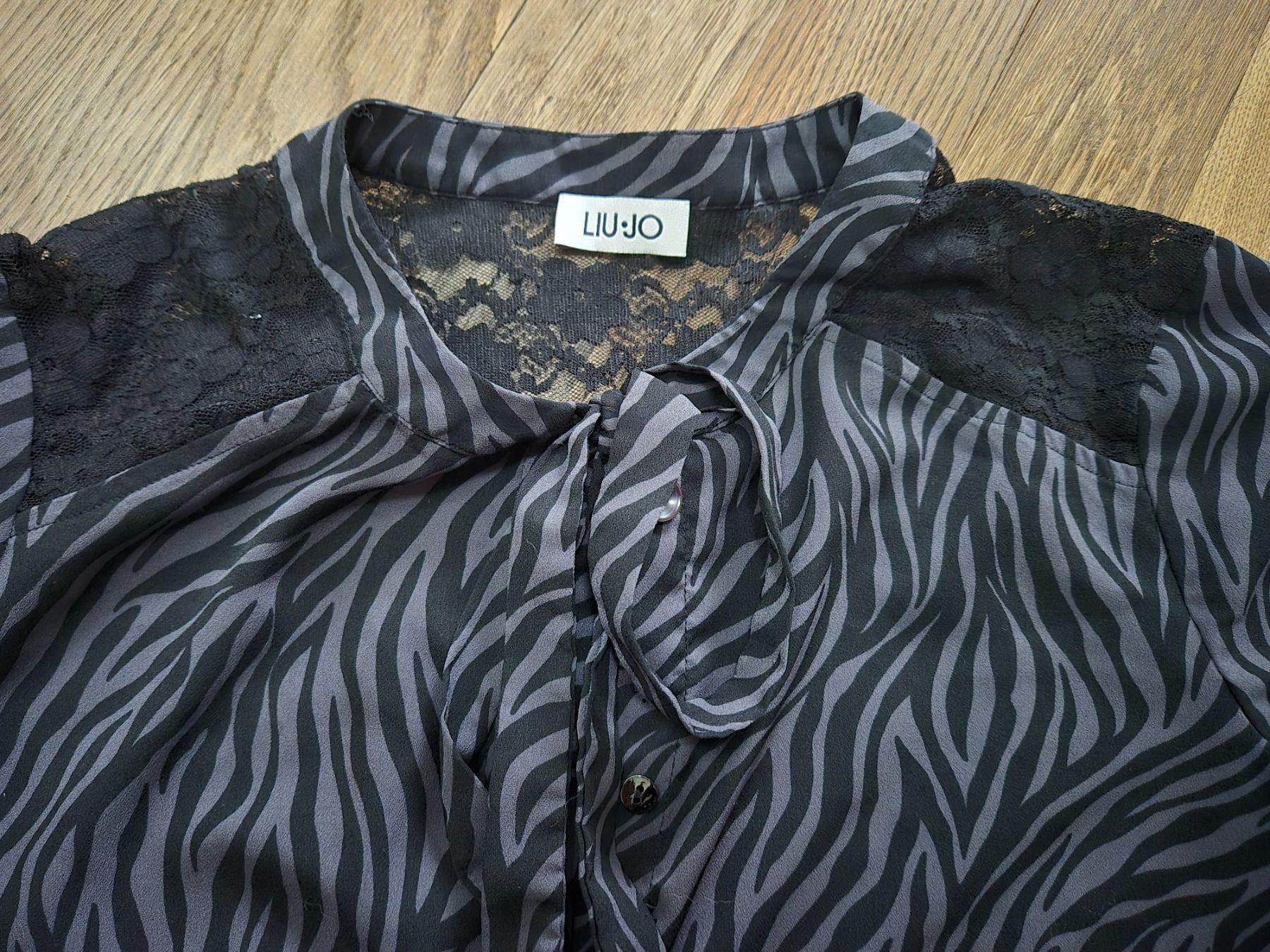 Camicette: Liu Jo zebra print shirt – Usato da Zürich venduto da monadiederich 1