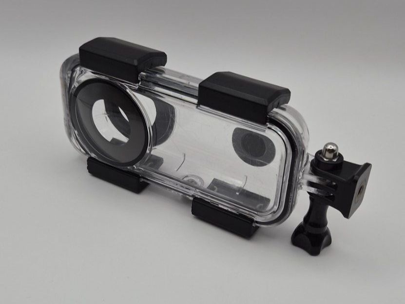 Insta360 Action Cam: Insta360 ONE X2 5.7K + Dive Case + Akkus + Zubehör – Gebraucht aus Ebmatingen von Campbelli 2