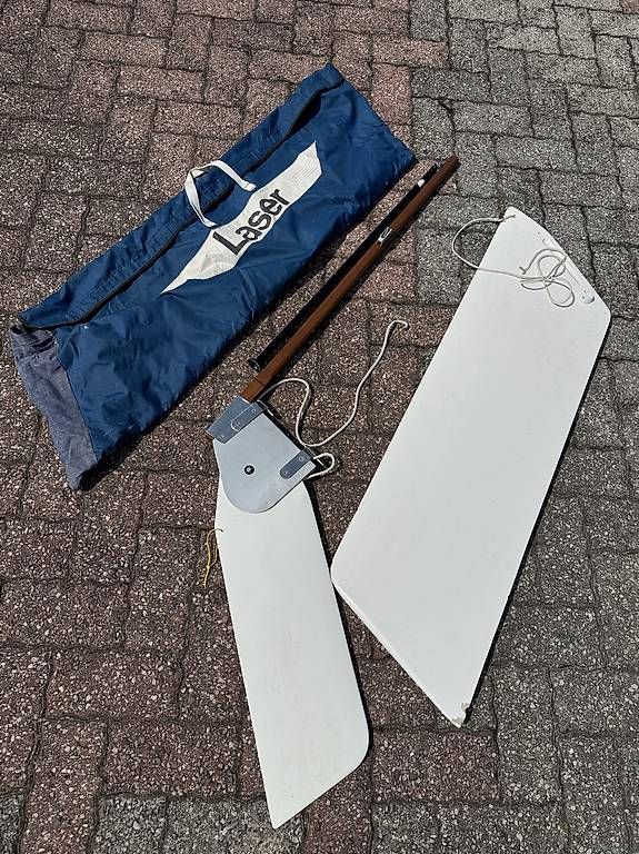 Laser Bateaux: Dériveur Laser complet avec sa voile 7m2 et accessoires – D'occasion à Pully par Sousmarinsegeln 2