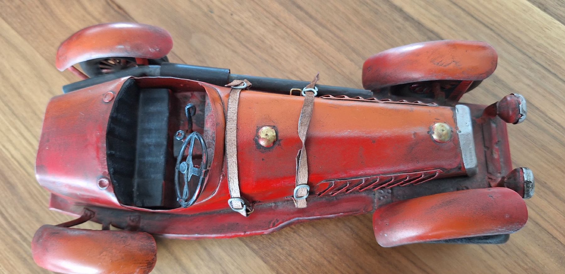 Modellbausätze & Standmodelle: Metall-Oldtimer Auto rot Modell Deko – Gebraucht aus Brugg AG von bacbac5757 2