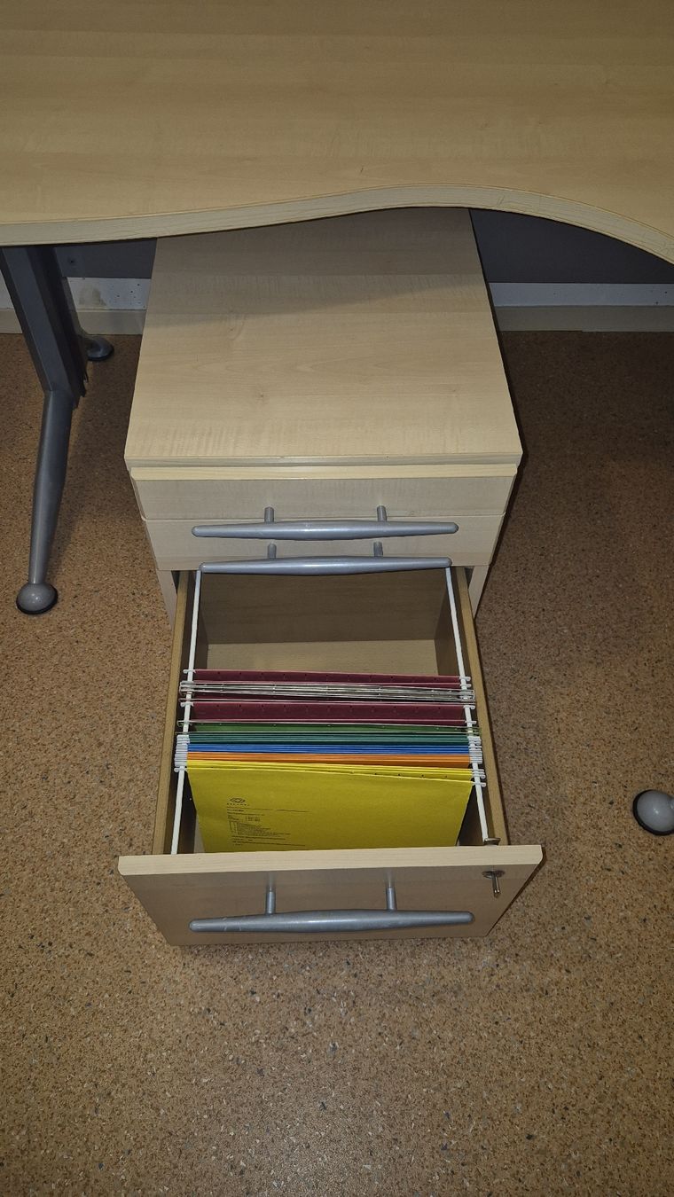 Bureaux: Schreibtisch L-Form – D'occasion à Watt par sarahZH1995 6