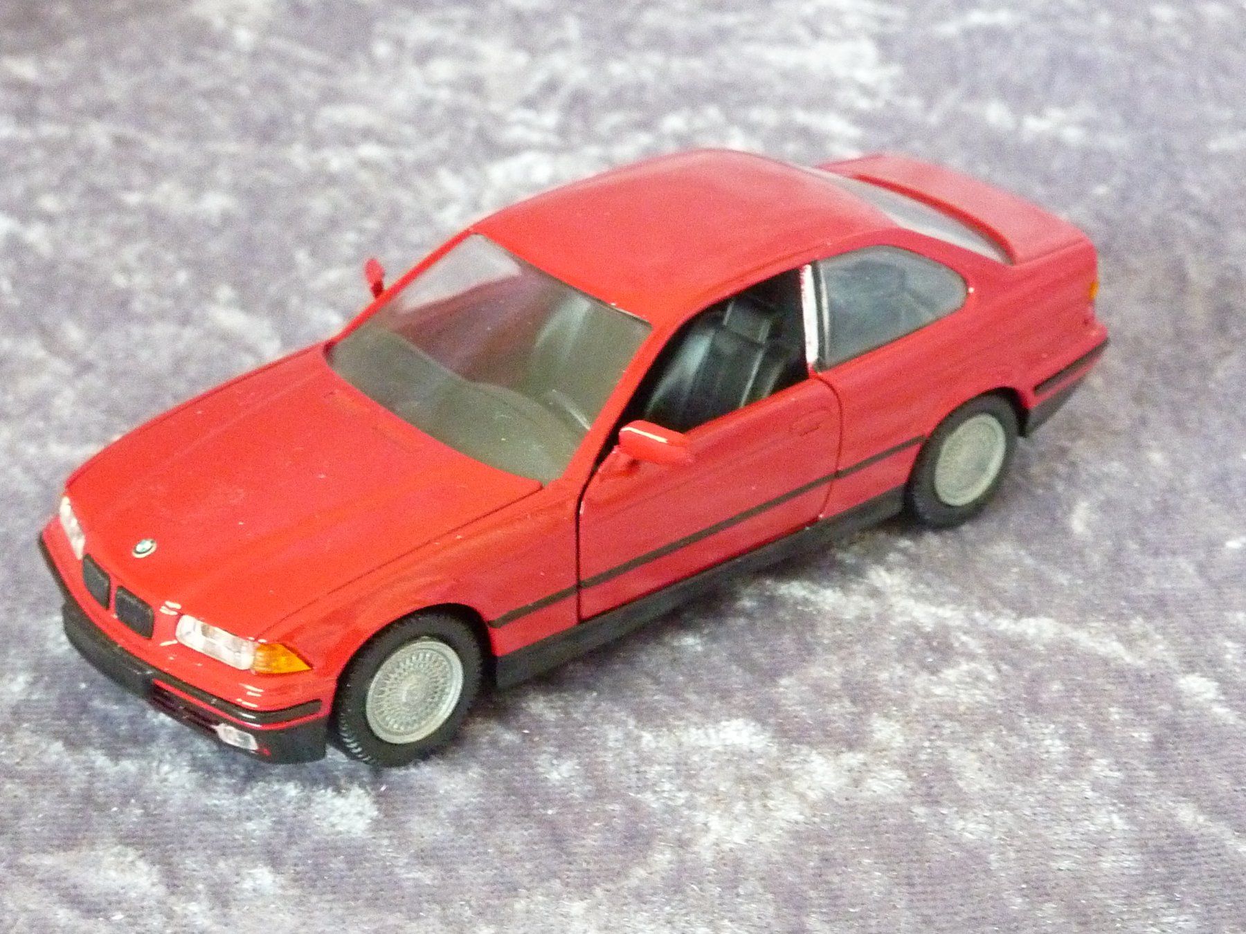 BMW Modellini d'auto: BMW 325i Coupe E36  1:43 – Nuovo (secondo la descrizione) da Dürrenäsch venduto da modellautos4you 1