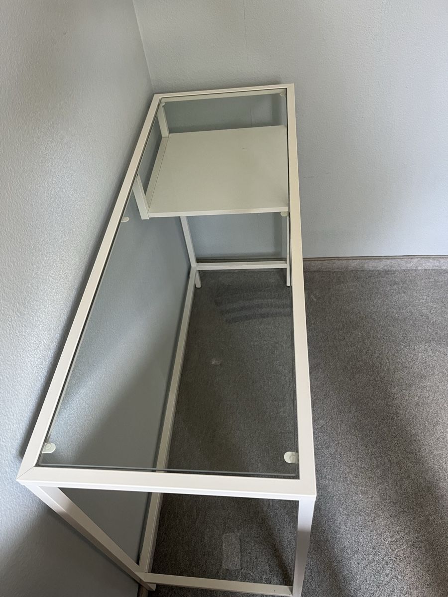 Scrivanie: VITTSJÖ Laptop Tisch IKEA – Usato da Zug venduto da alinetrev 1