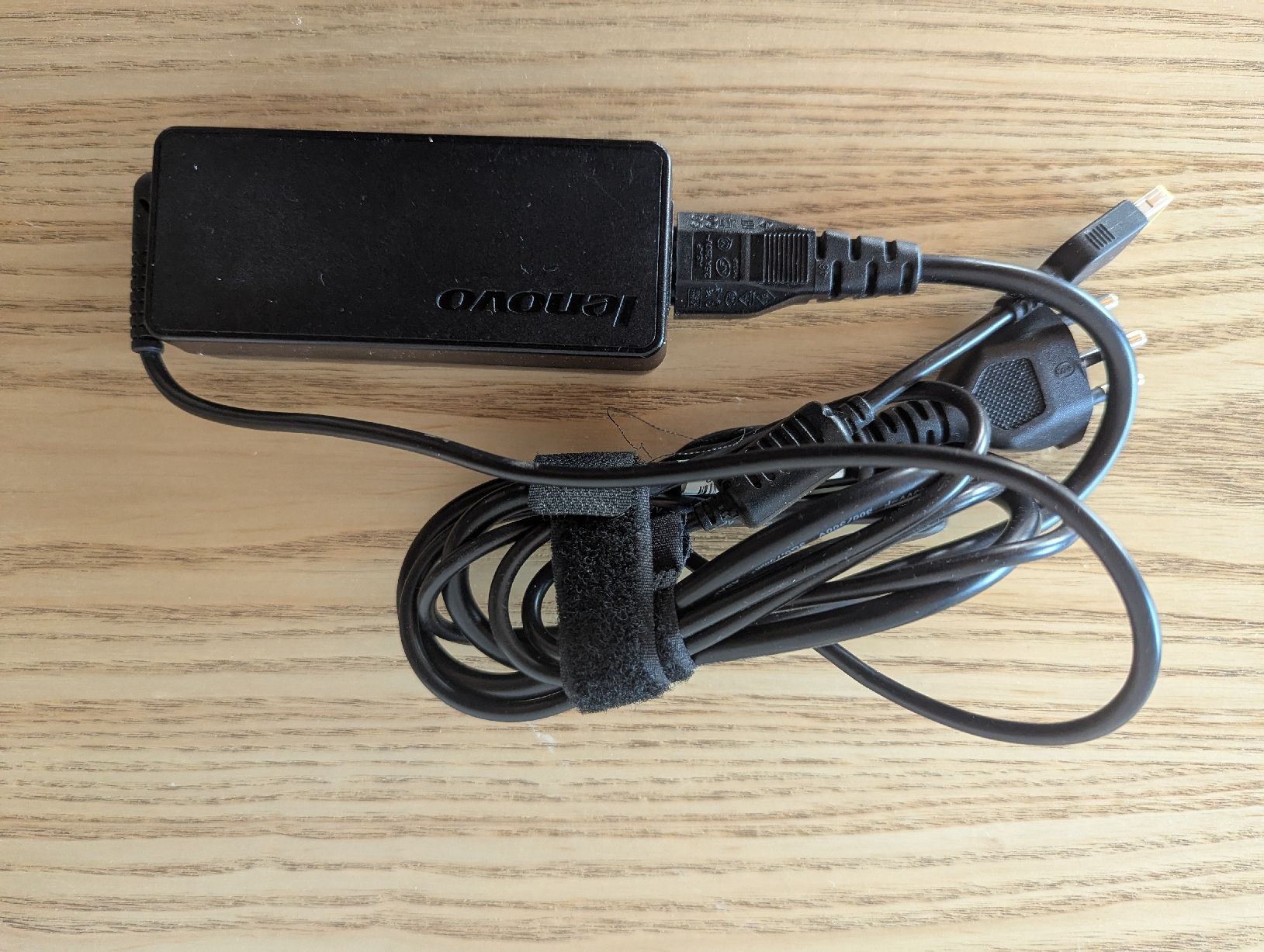 Lenovo Caricabatterie: Lenovo 65w Ladegerät – Usato da Bettmeralp venduto da Dani.dmd86 2