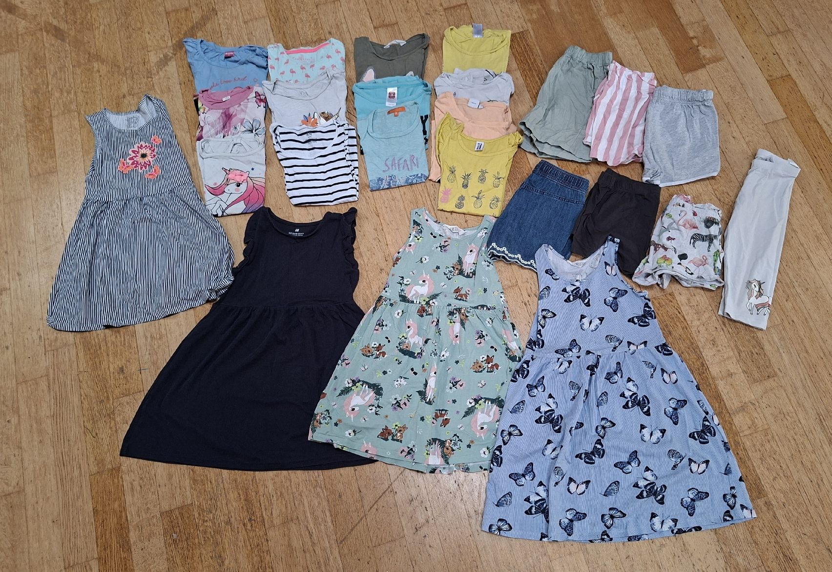 Lotti & Set di vestiti: Kleiderpaket Gr 122 – Usato da Beinwil am See venduto da AndSom