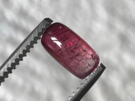 schönes Turmalin Cabochon 1.7 Karat