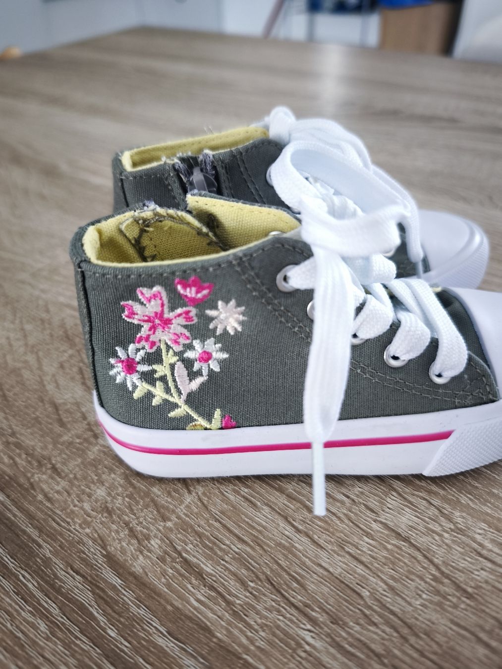 Scarpe per ragazze: 2x Kinderschuhe Sneaker 25 – Nuovo (secondo la descrizione) da Studen BE venduto da Dianatorres 1